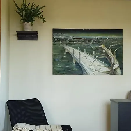 3m Bridge Self Check-in Apartment